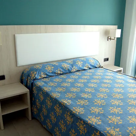 4r Miramar Hotel 3*