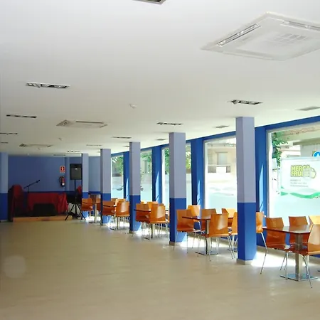 4r Miramar فندق 3*