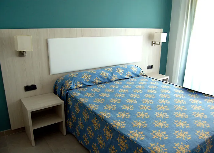 4r Miramar Hotel 3*
