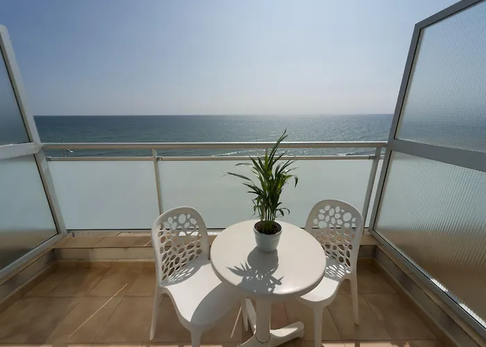4r Miramar Hotel